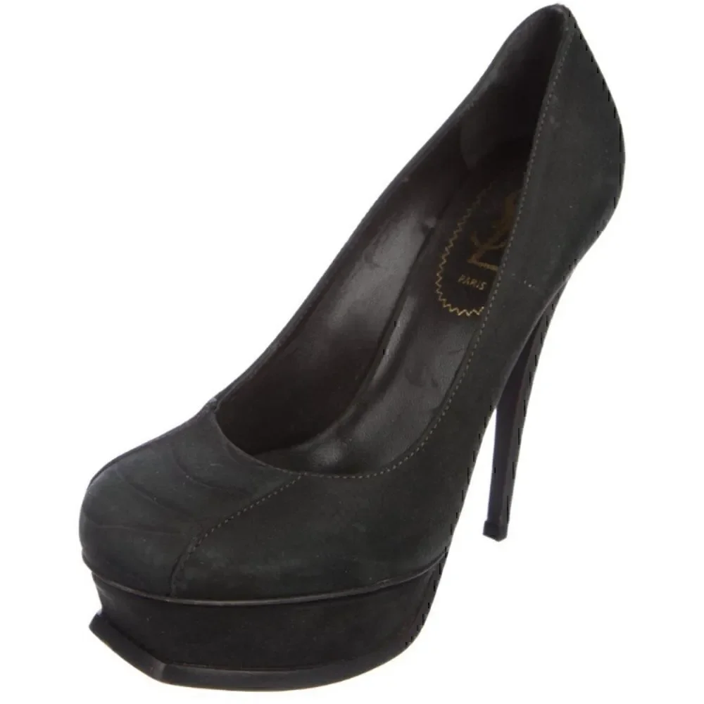 37 YVES SAINT LAURENT Black tribute platform pumps